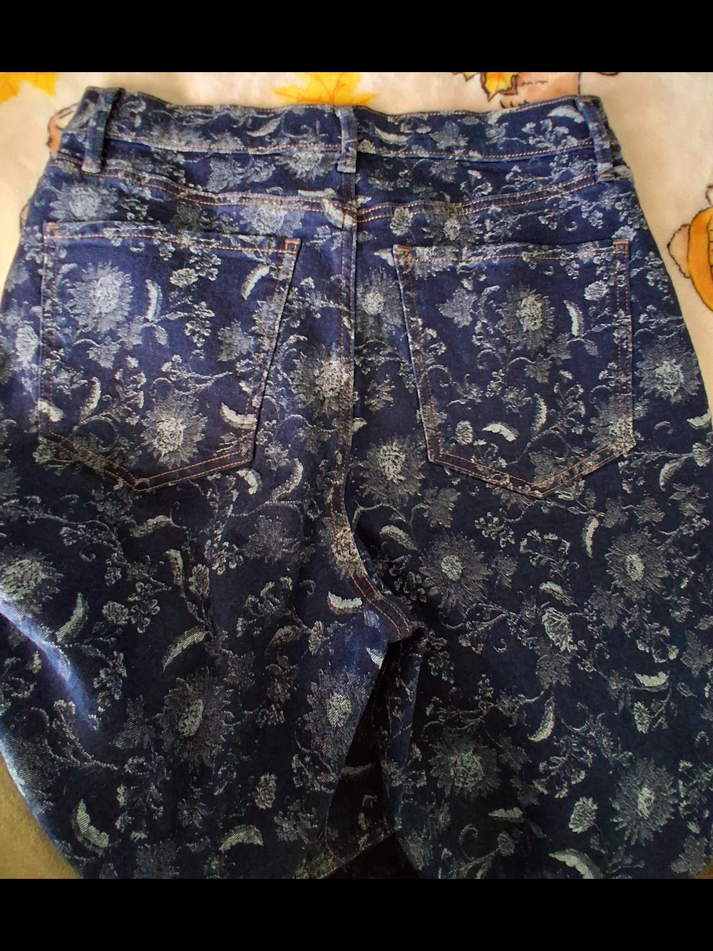 Express Women's Straight High-Rise Jeans in Dark Blue Floral Jacquard - Picture 6 of 8